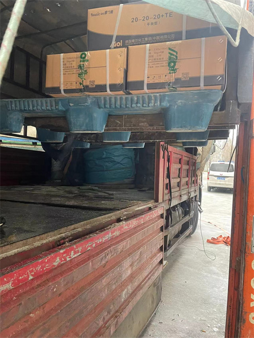 摩爾化工頂雪發(fā)貨1 摩爾化工頂雪發(fā)貨1