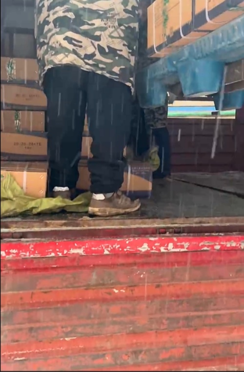 摩爾頂雪為客戶發(fā)貨中 摩爾頂雪為客戶發(fā)貨中