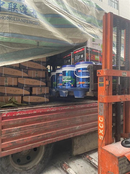 摩爾頂雪為客戶發(fā)貨中2 摩爾頂雪為客戶發(fā)貨中2